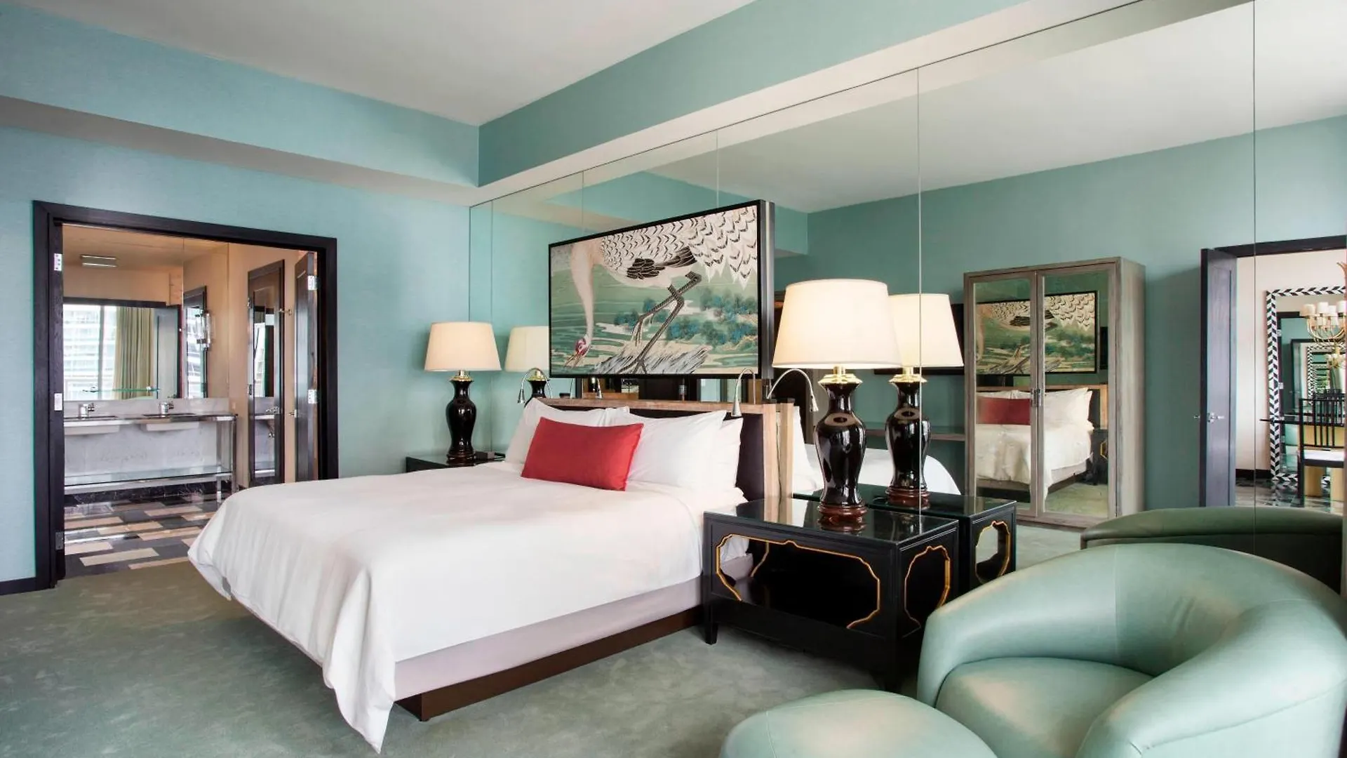 W Hotel 5*