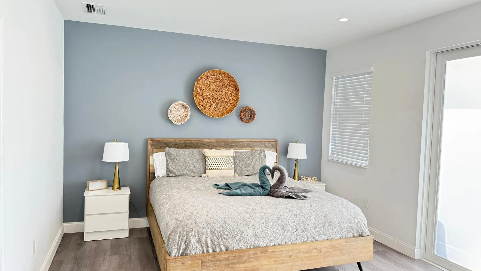 Modern Retreat, Hot Tub And Gazebo Oasis Miami