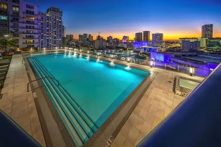 Luxury High Rise Apartmán