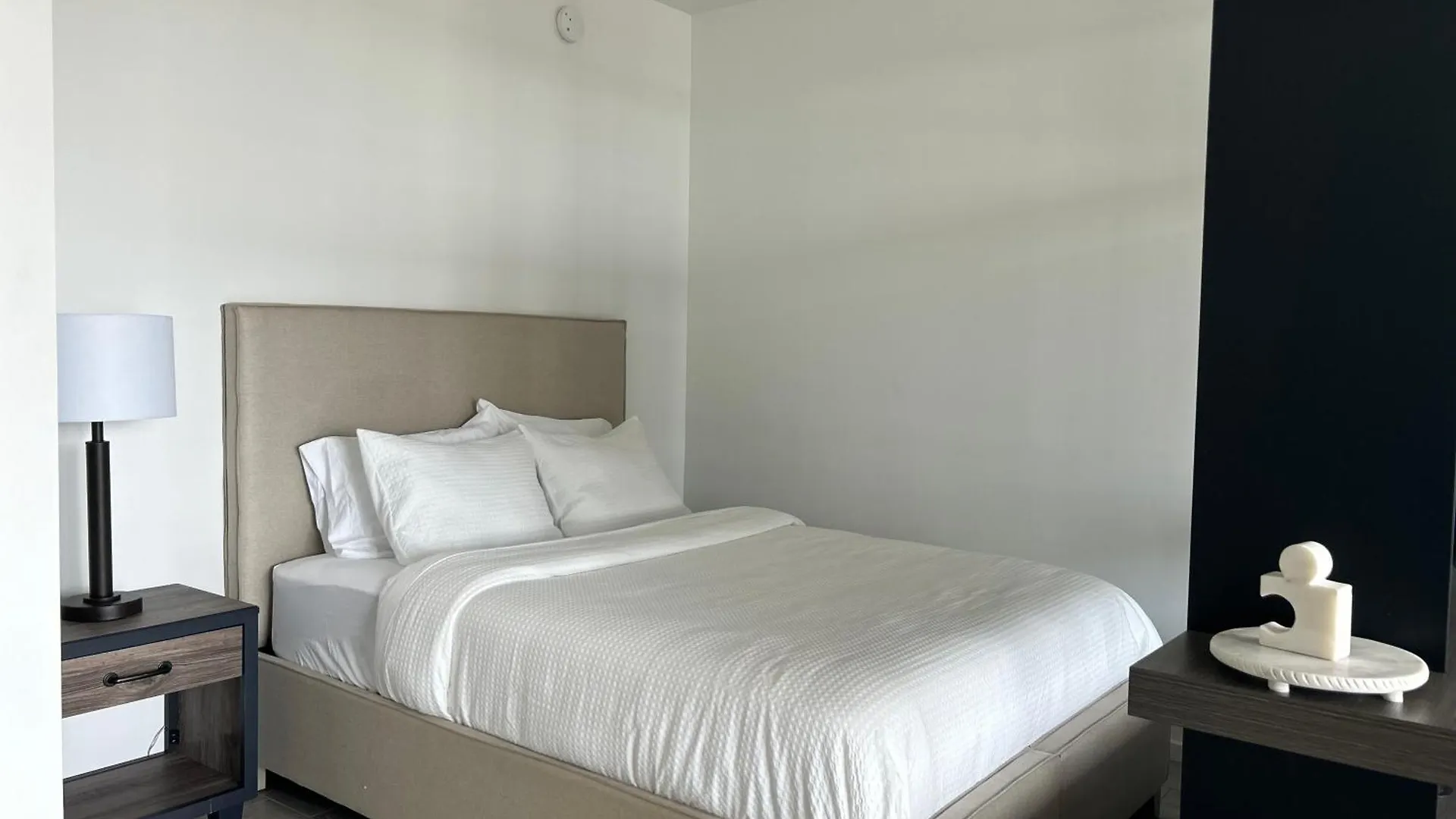 Luxury High Rise Apartmán