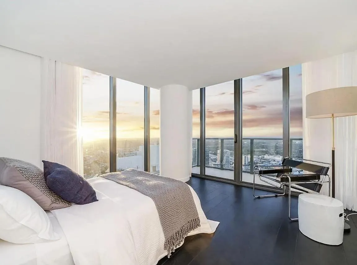 アパート Stunning Upper Penthouse With Private Rooftop Pool