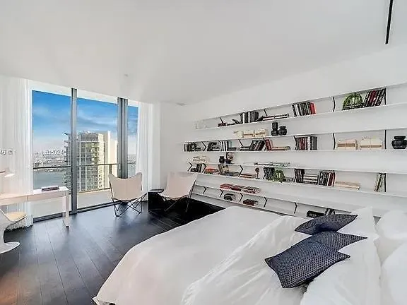 Stunning Upper Penthouse With Private Rooftop Pool アパート *