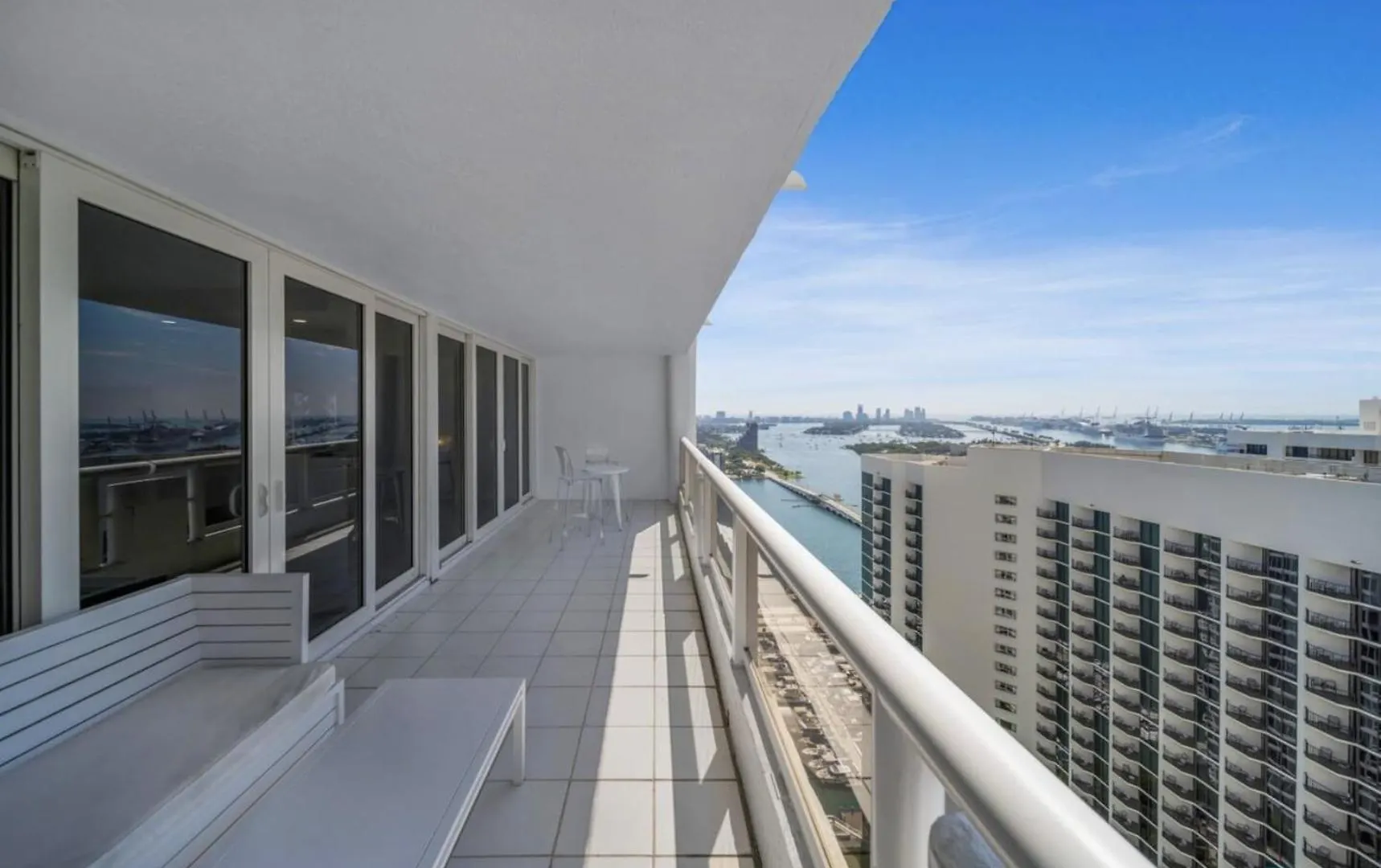 Apartmán 4 Bedroom With Stunning Balcony View *