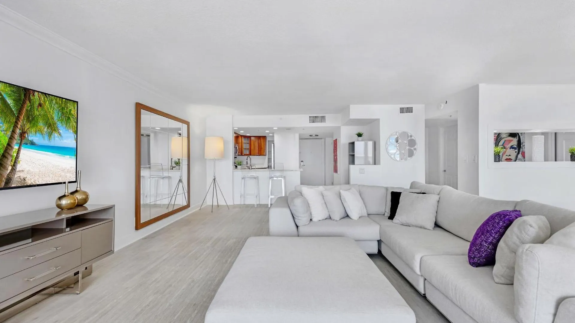 4 Bedroom With Stunning Balcony View Apartmán *