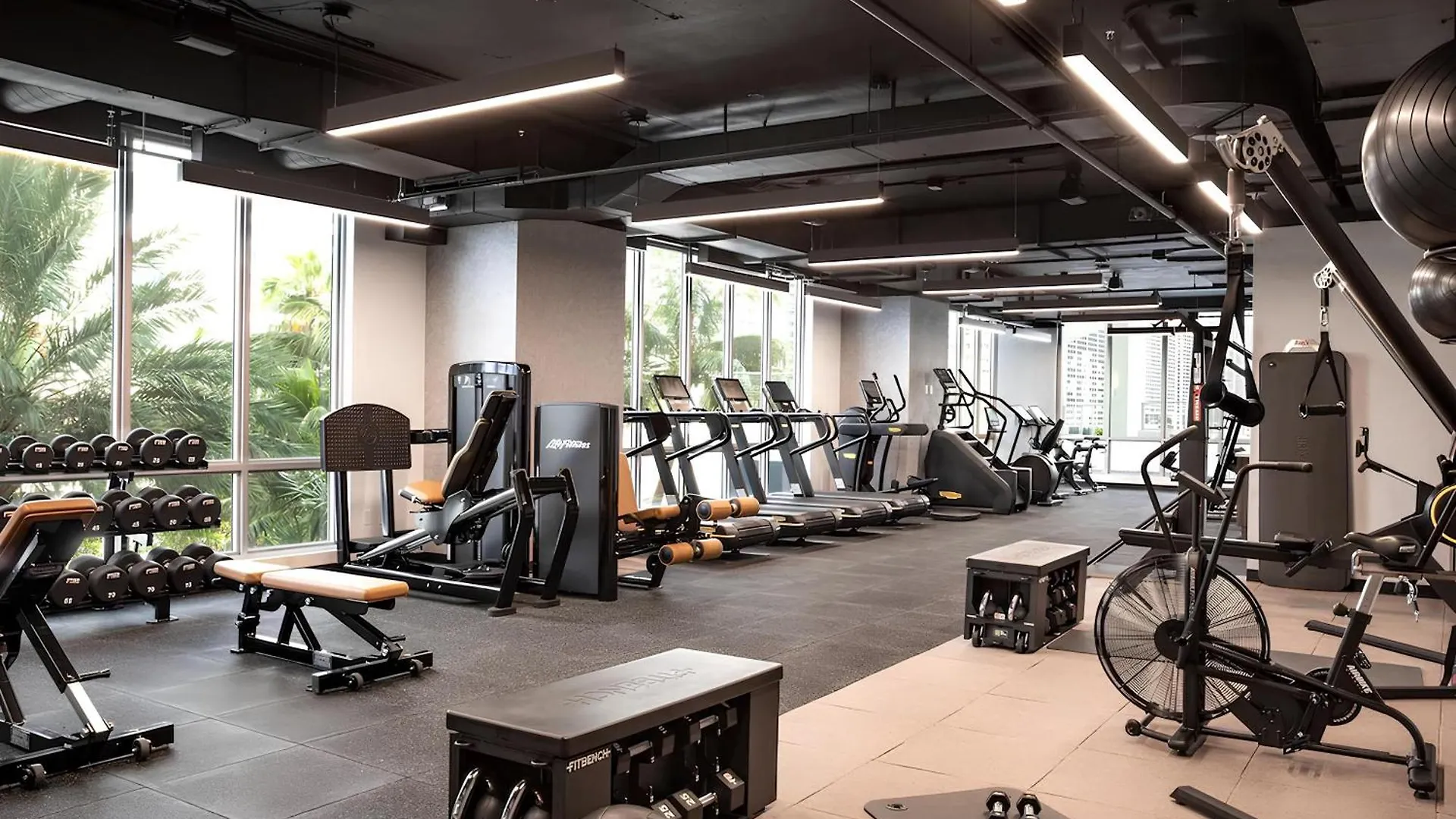 Modern Private Downtown - Gym, Pool, Bayview 公寓