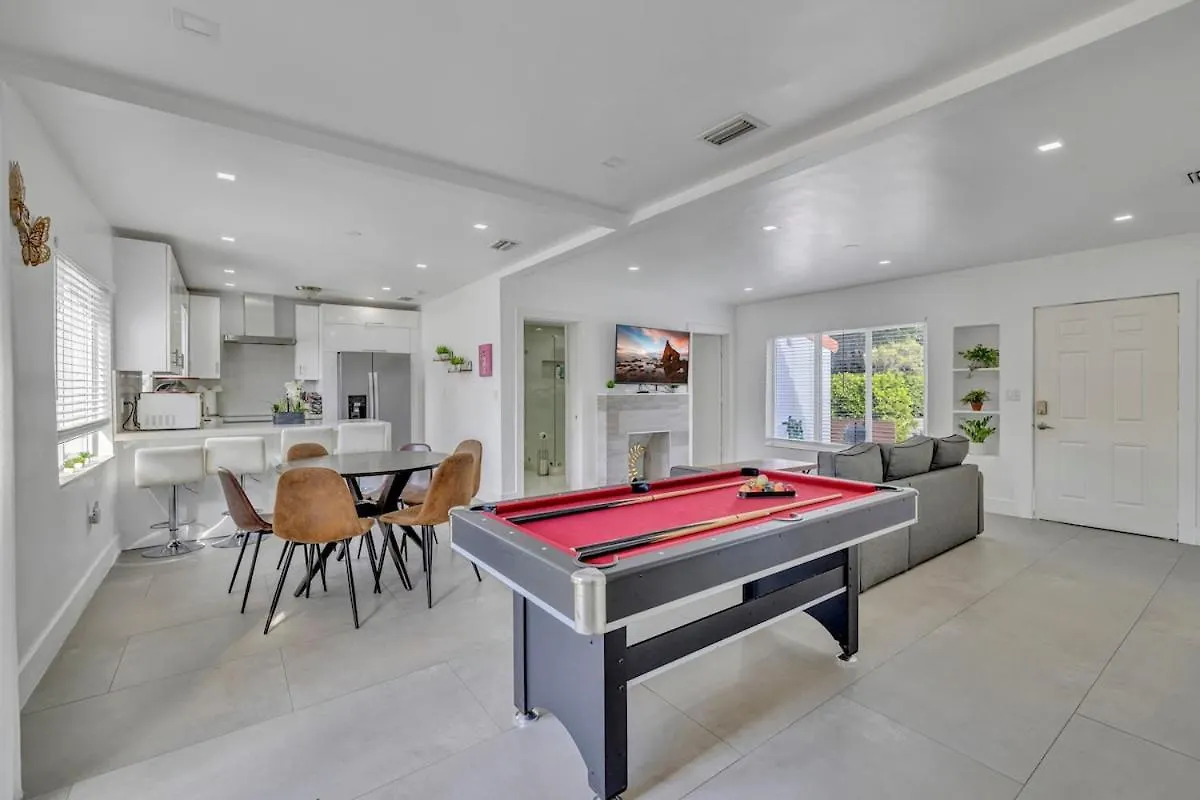 - Pool & Hot Tub Escape *