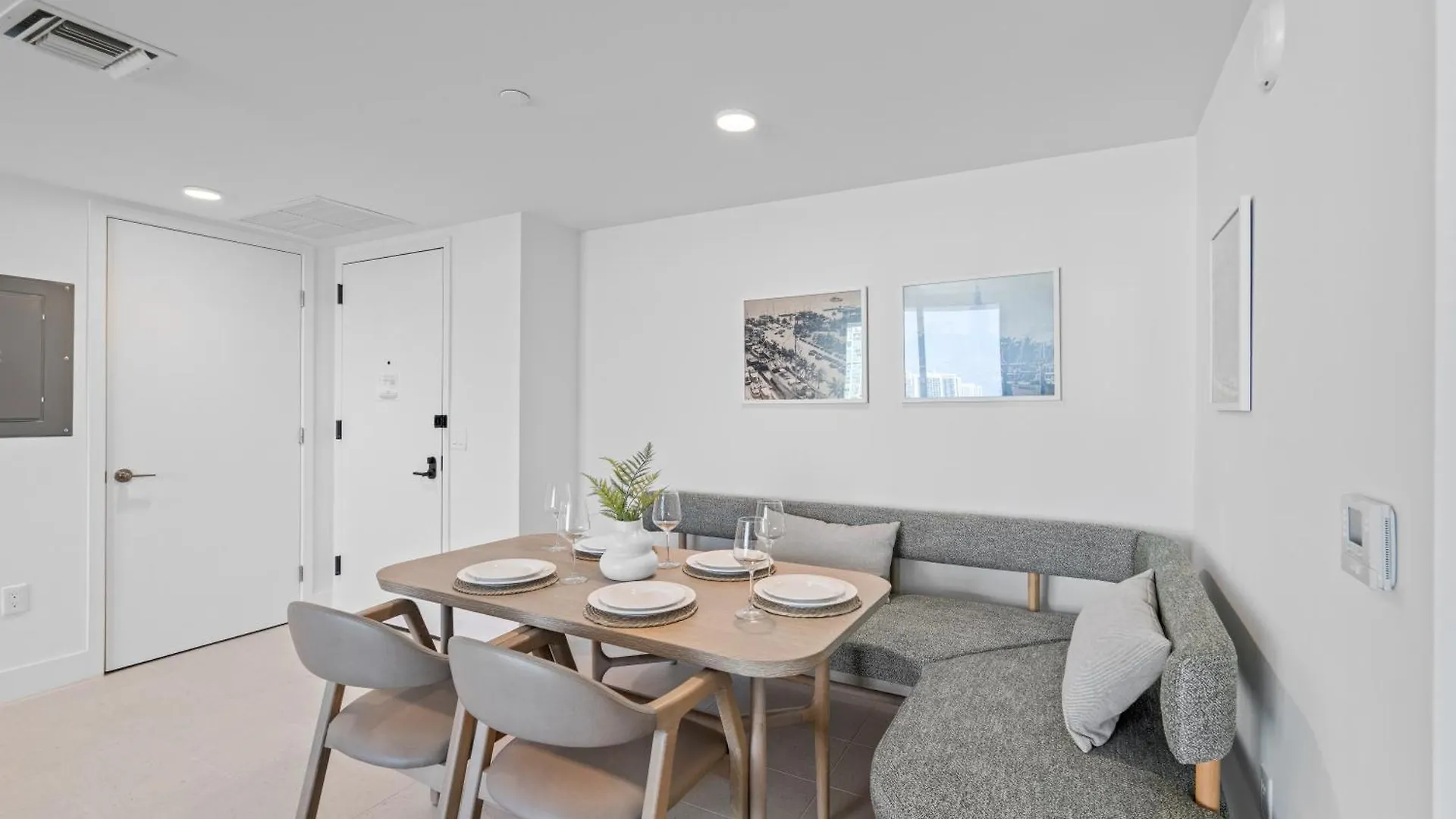 Stunning Views Dwntwn 2br Unit - Floor 28th Appartement *