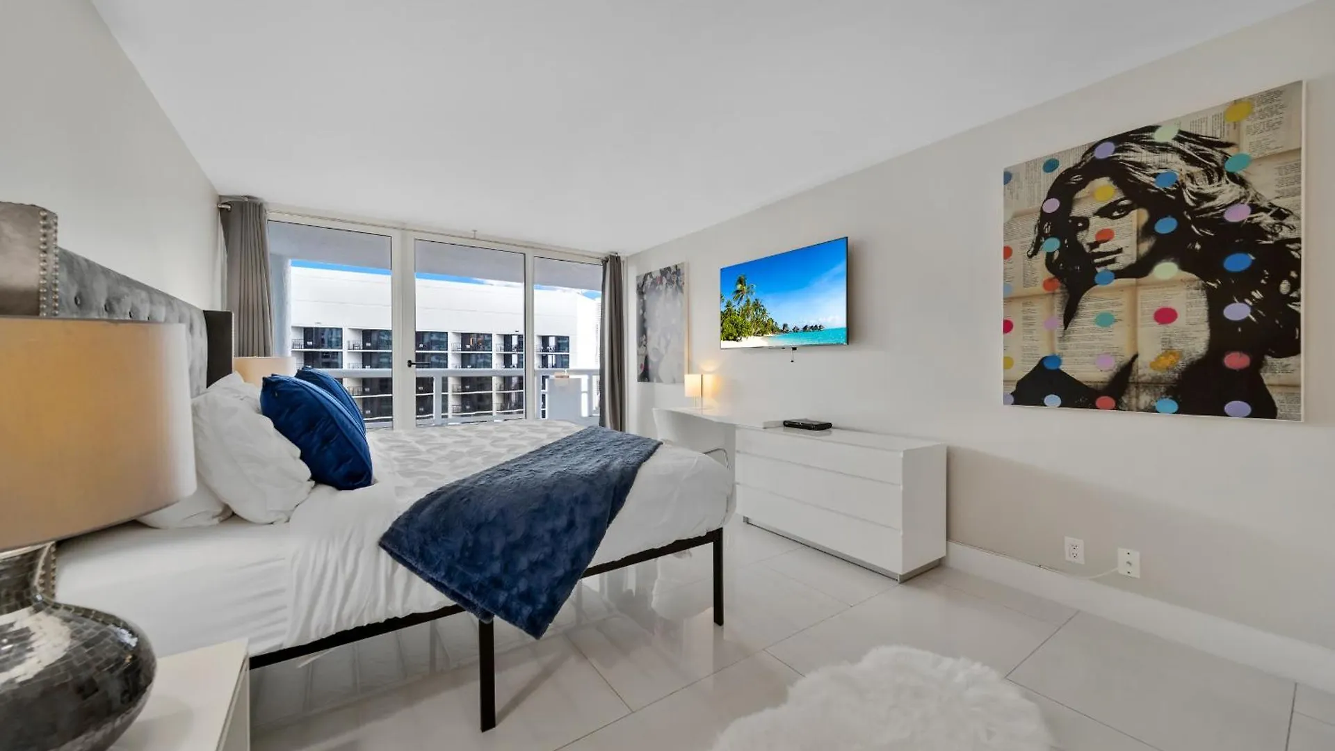 4 Bedroom With Stunning Balcony View Miami