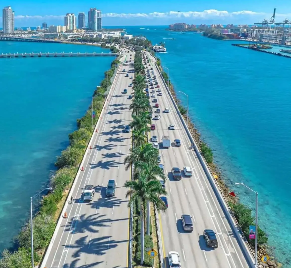 Rare Corner Unit Private Terrace & Sunset Views * Miami