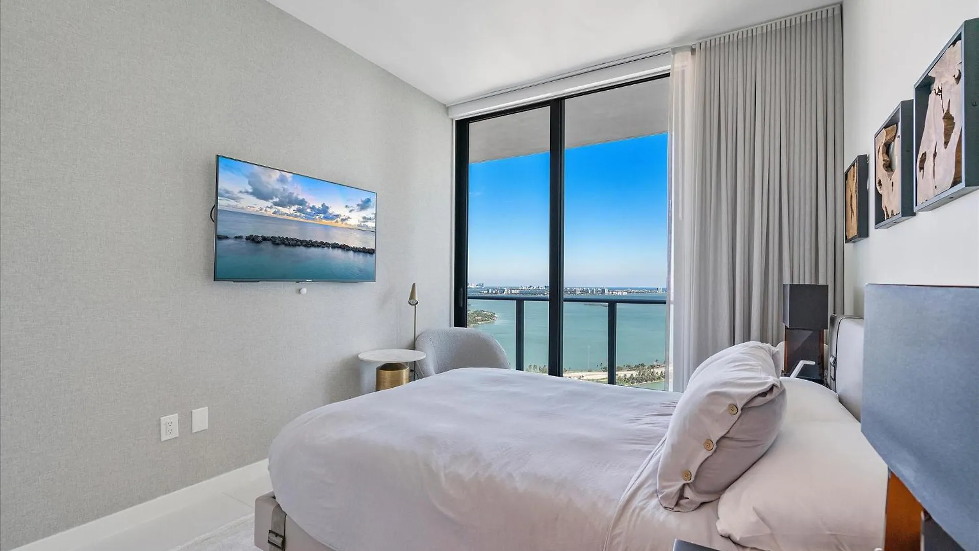Lägenhet Posh Ocean View Penthouse - Heated Pool, Gym, Office! 10mins