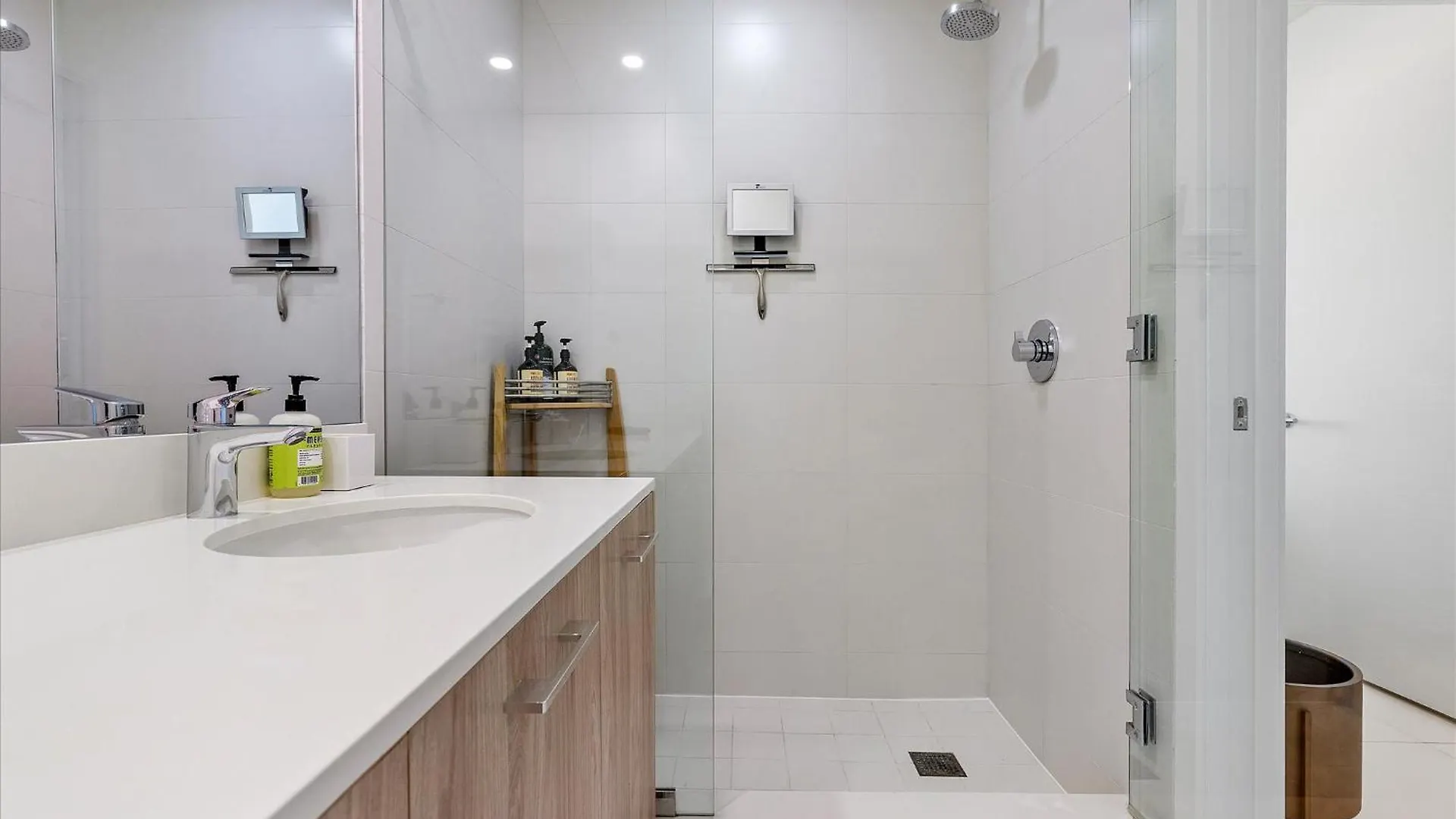Posh Ocean View Penthouse - Heated Pool, Gym, Office! 10mins * Miami