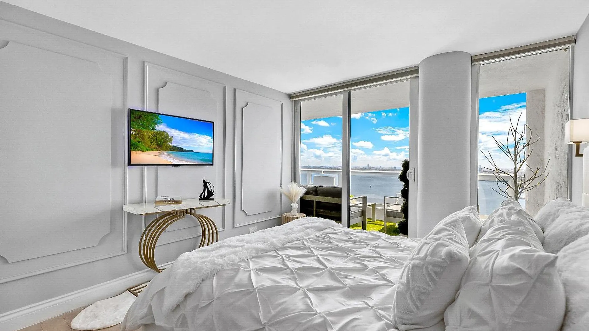 Bayside Glam With Epic Views Apartment *