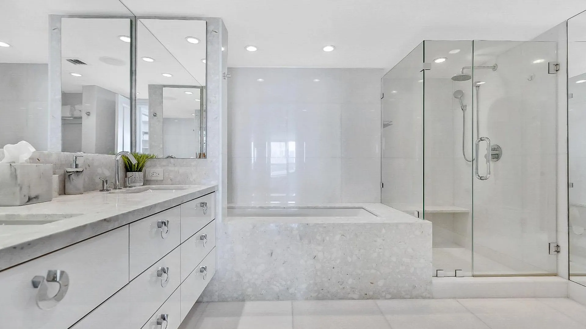 Bayside Glam With Epic Views Apartment