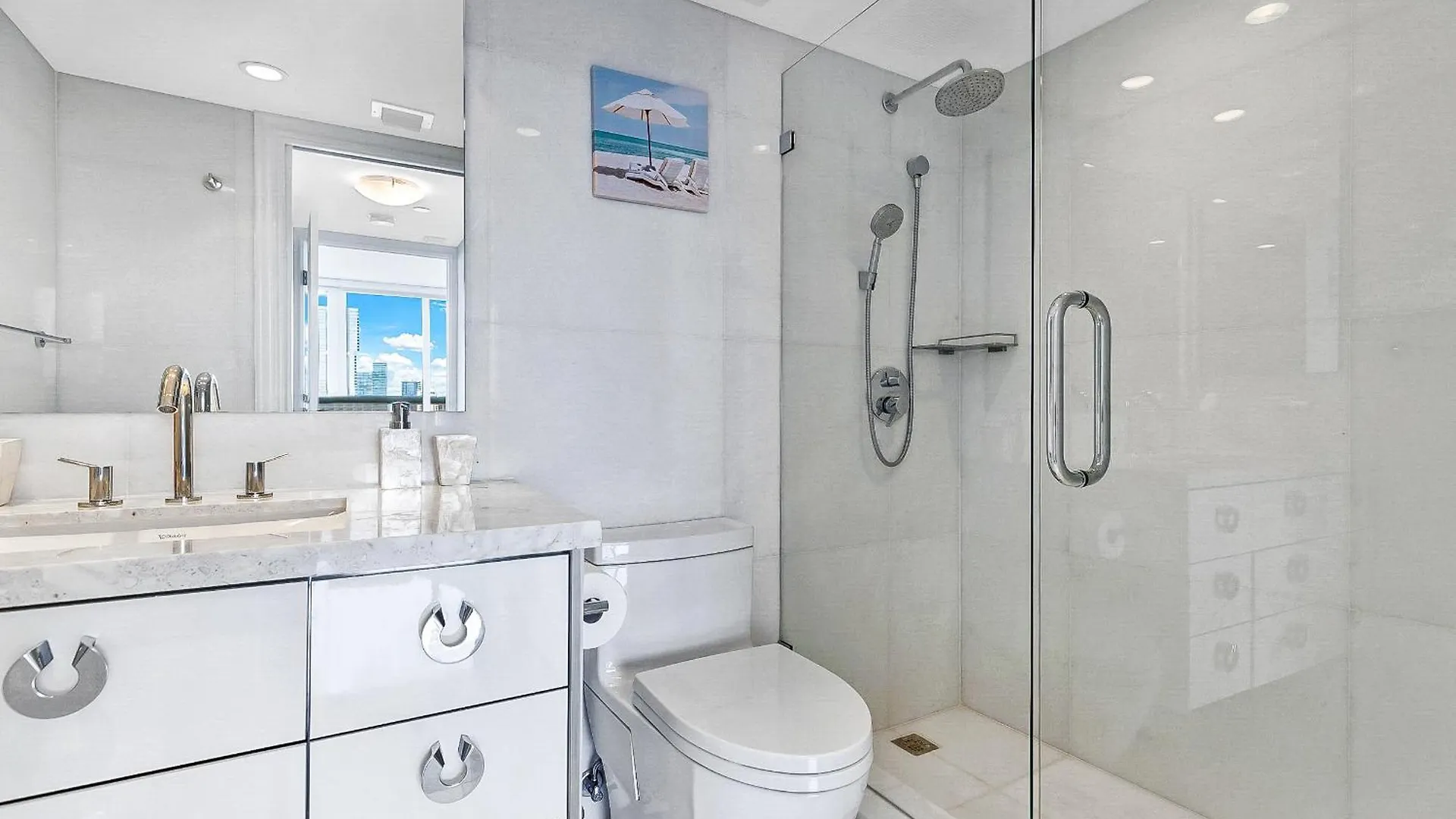 Bayside Glam With Epic Views Apartment