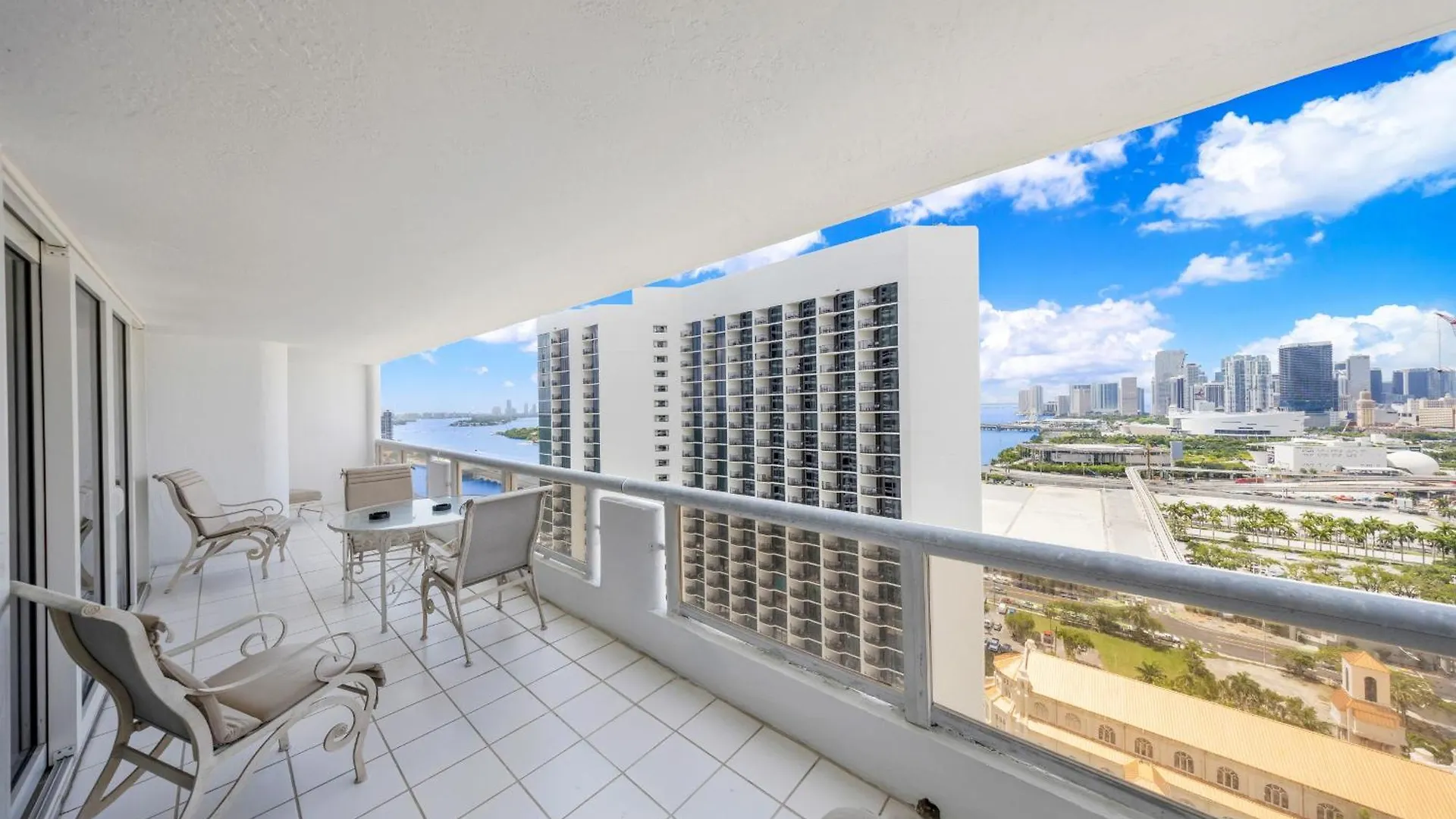 Bayside Glam With Epic Views Apartment *