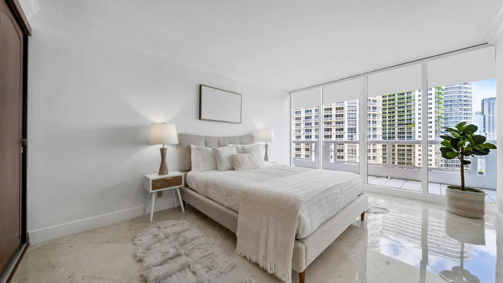 Apartment Bayside Glam With Epic Views *