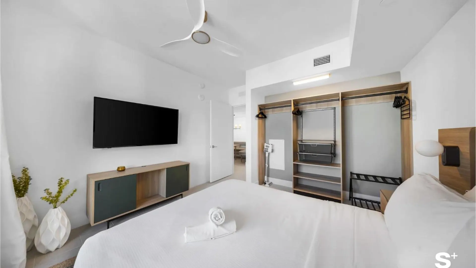Apartment Modern Dtw Escape With Water Views *