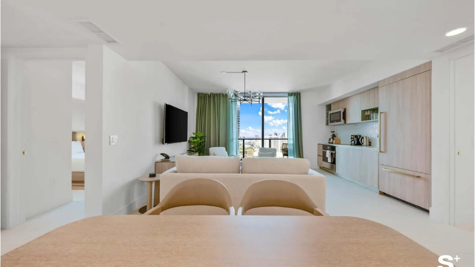 Modern Dtw Escape With Water Views *