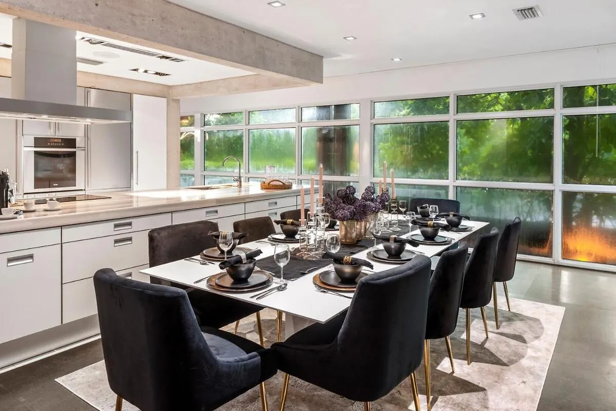 Luxury With Large Pool & Bbq, Perfect Getaway! וילה *