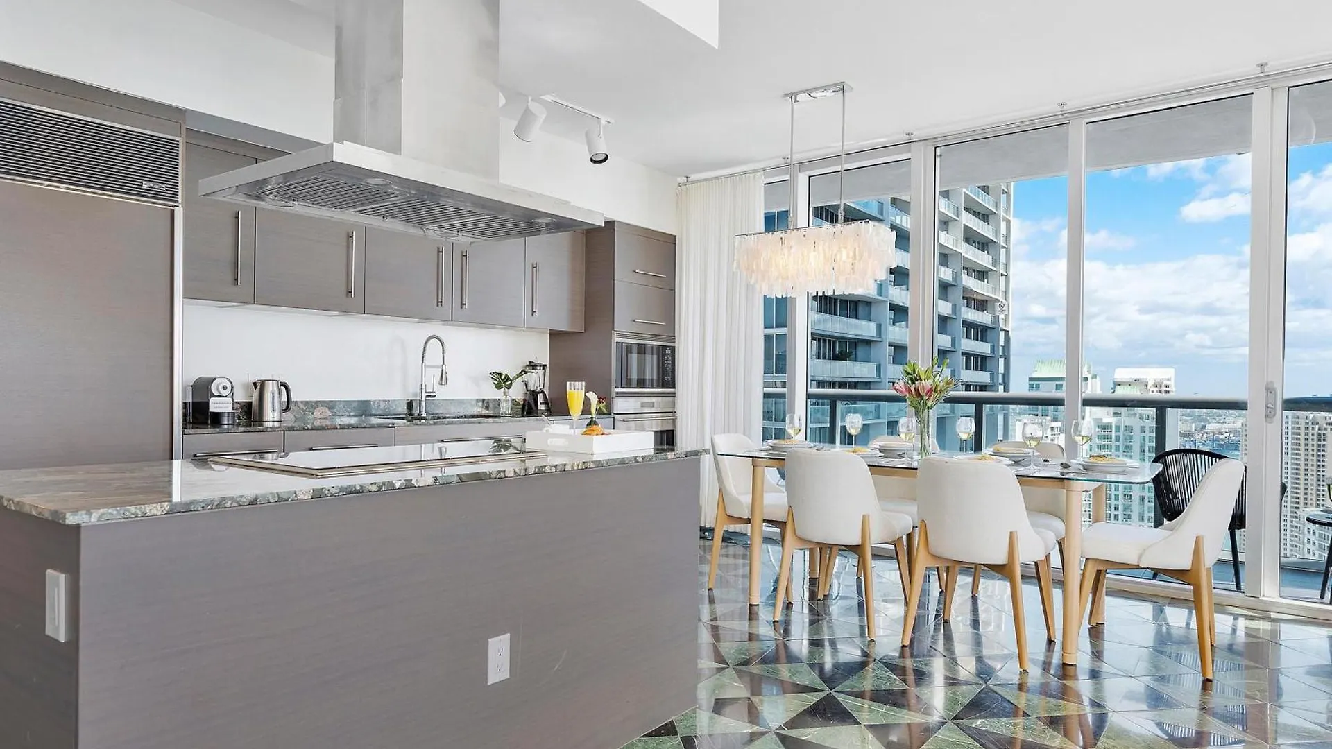 Brickell By Vacation 公寓式酒店 4*