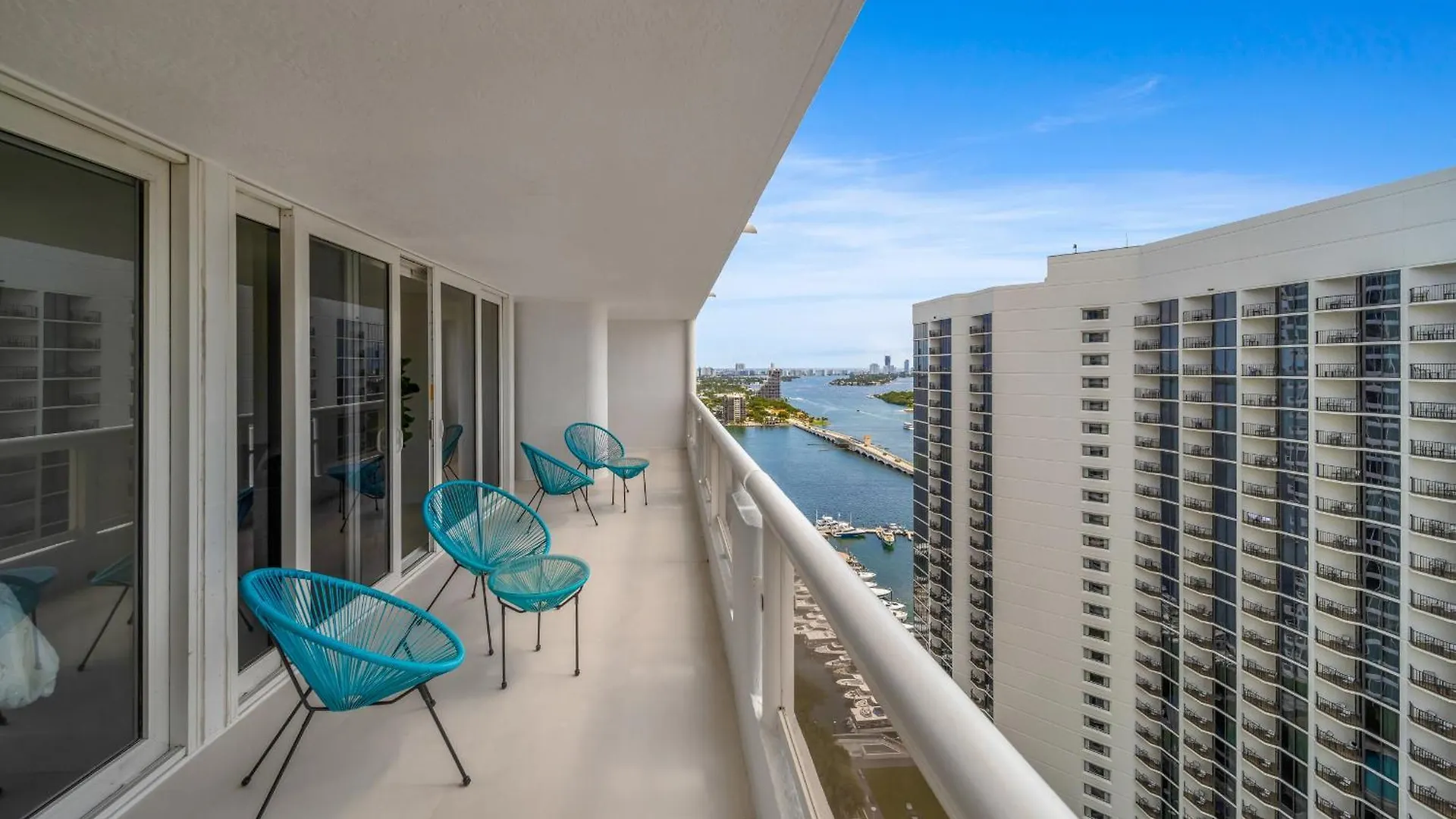 4 Bedroom With Stunning Balcony View Apartmán