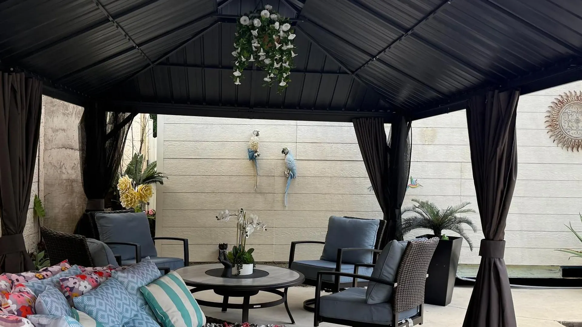 Tiny Place W Private Hot Jacuzzi 7 Min To International Airport マイアミ