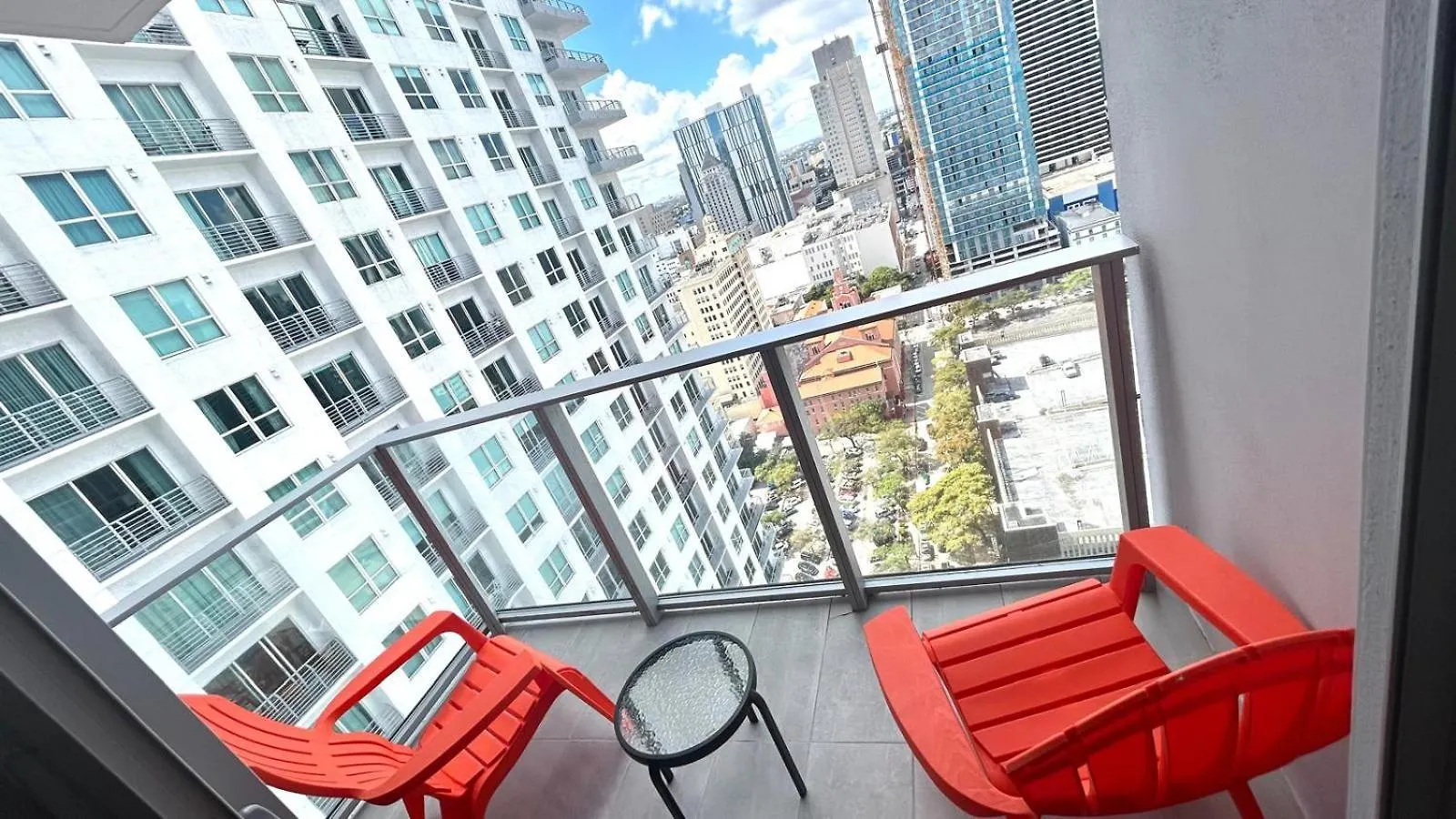 度假居 Sky-high Oasis Heated Pool & Gym Skyline Vista *