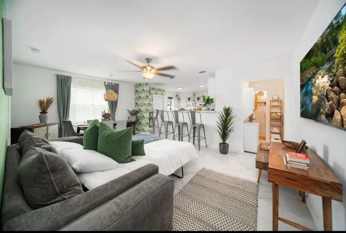 House In The Heart Of * Miami