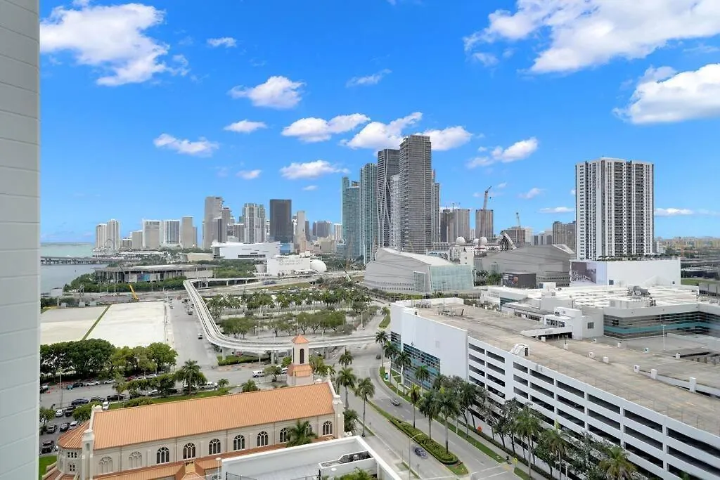 Iconic! Skyline & Water Views Daire Miami