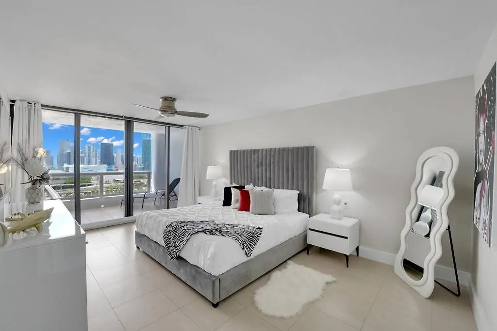 Iconic! Skyline & Water Views Daire Miami