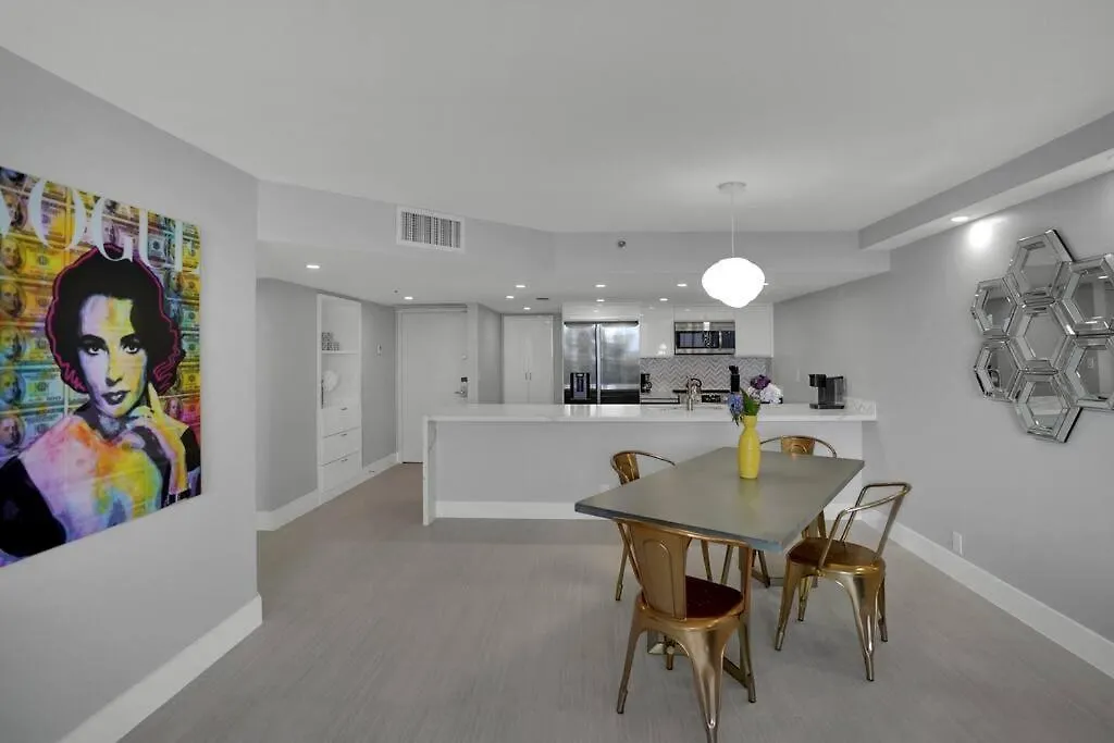 Apartamento Cloud Nine! Direct Water Views Of Bay & Ocean!