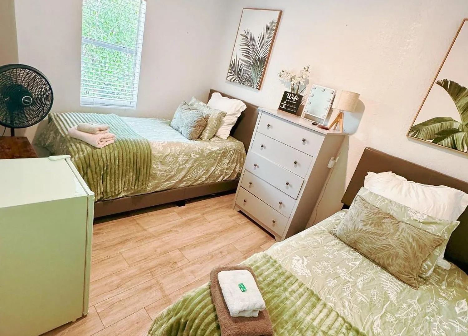 Pensjonat Deluxe In Location In A 2 Bedrooms Unit - Parking, Laundry And Luggage Storage