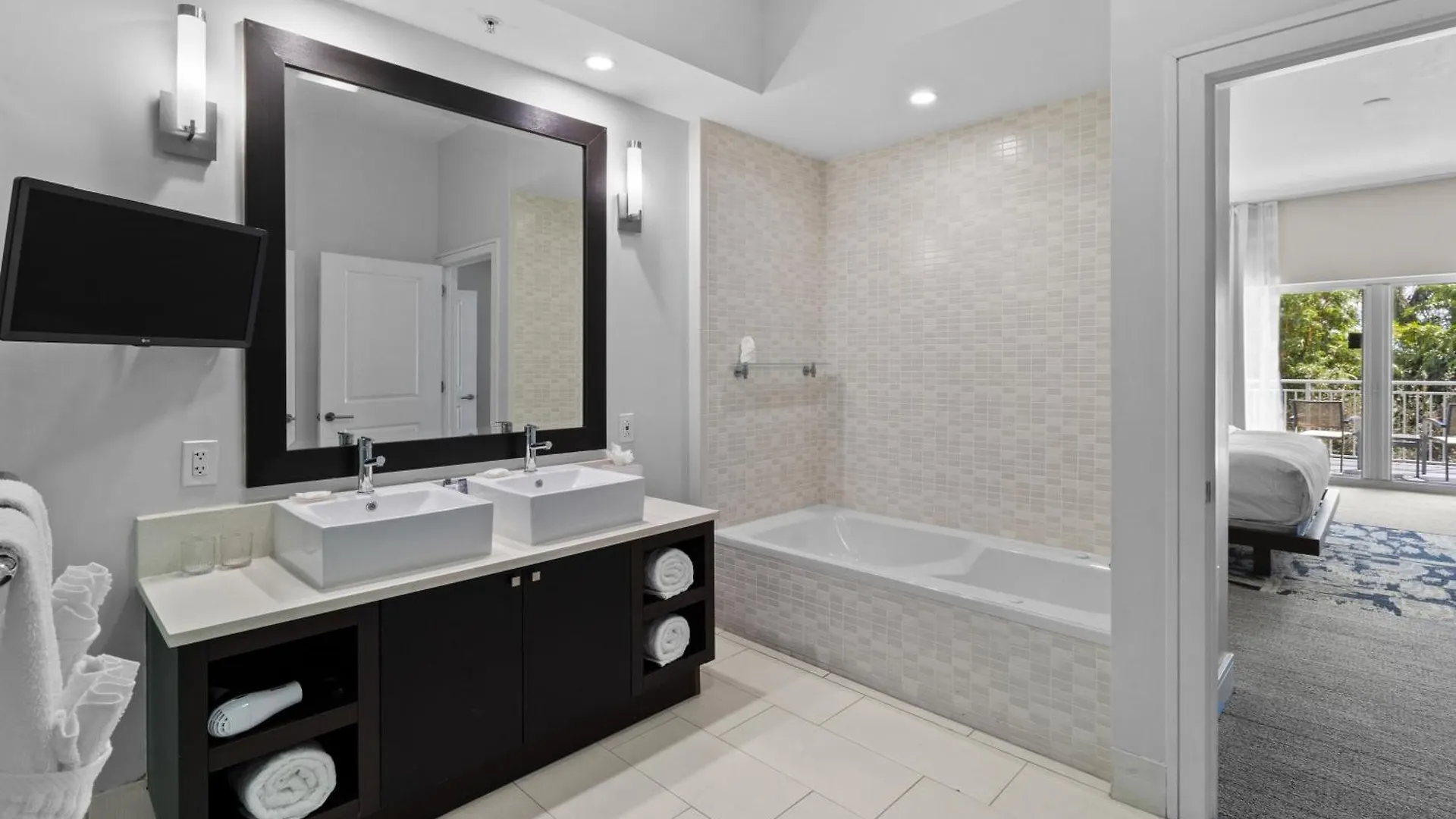 Hotel Provident At The Blue 4*