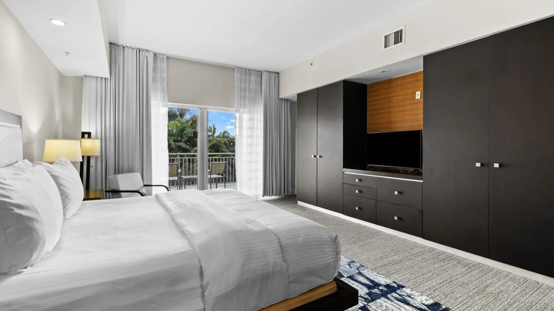 Provident At The Blue Hotel Doral