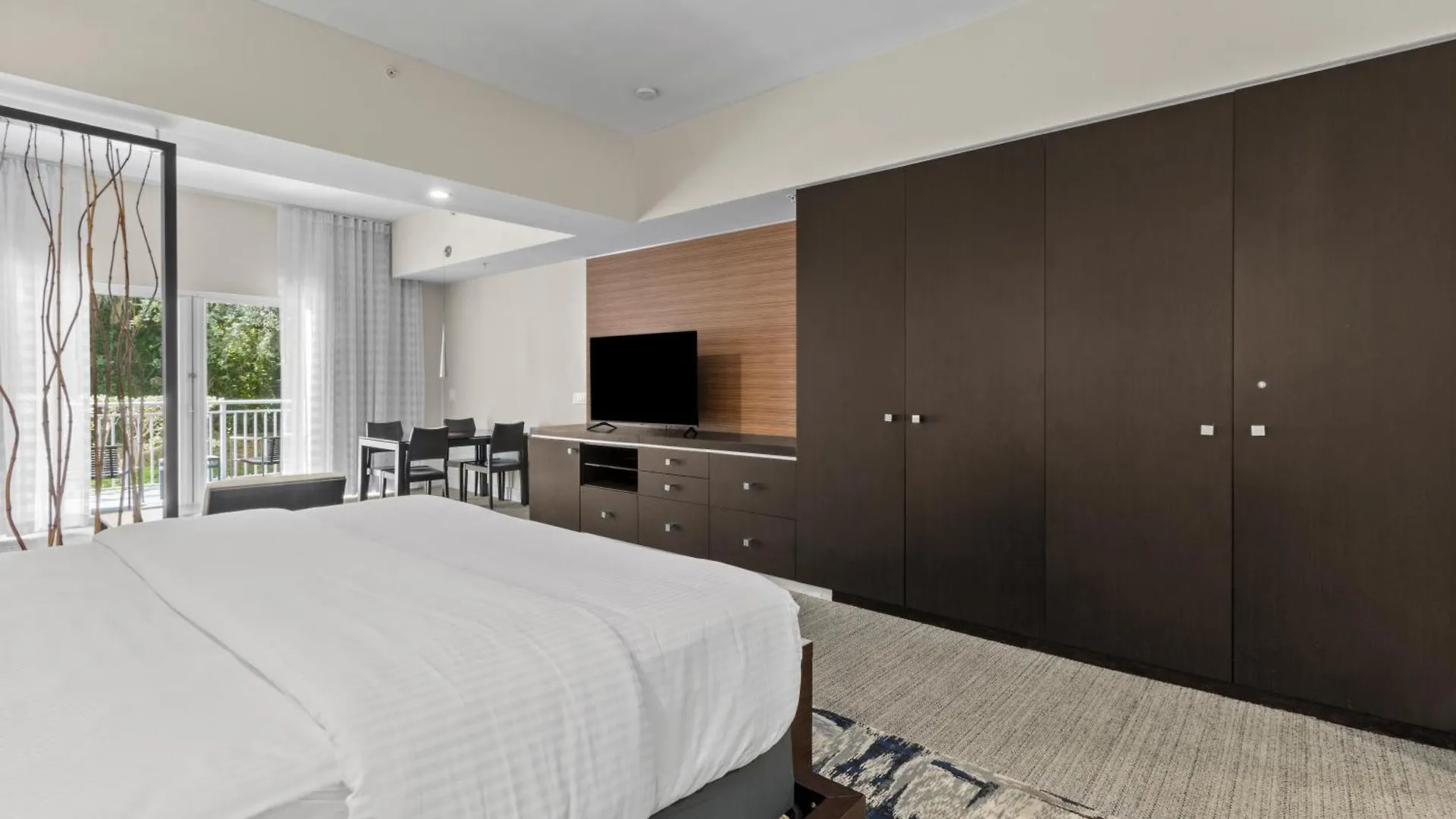 Hotel Provident At The Blue Doral