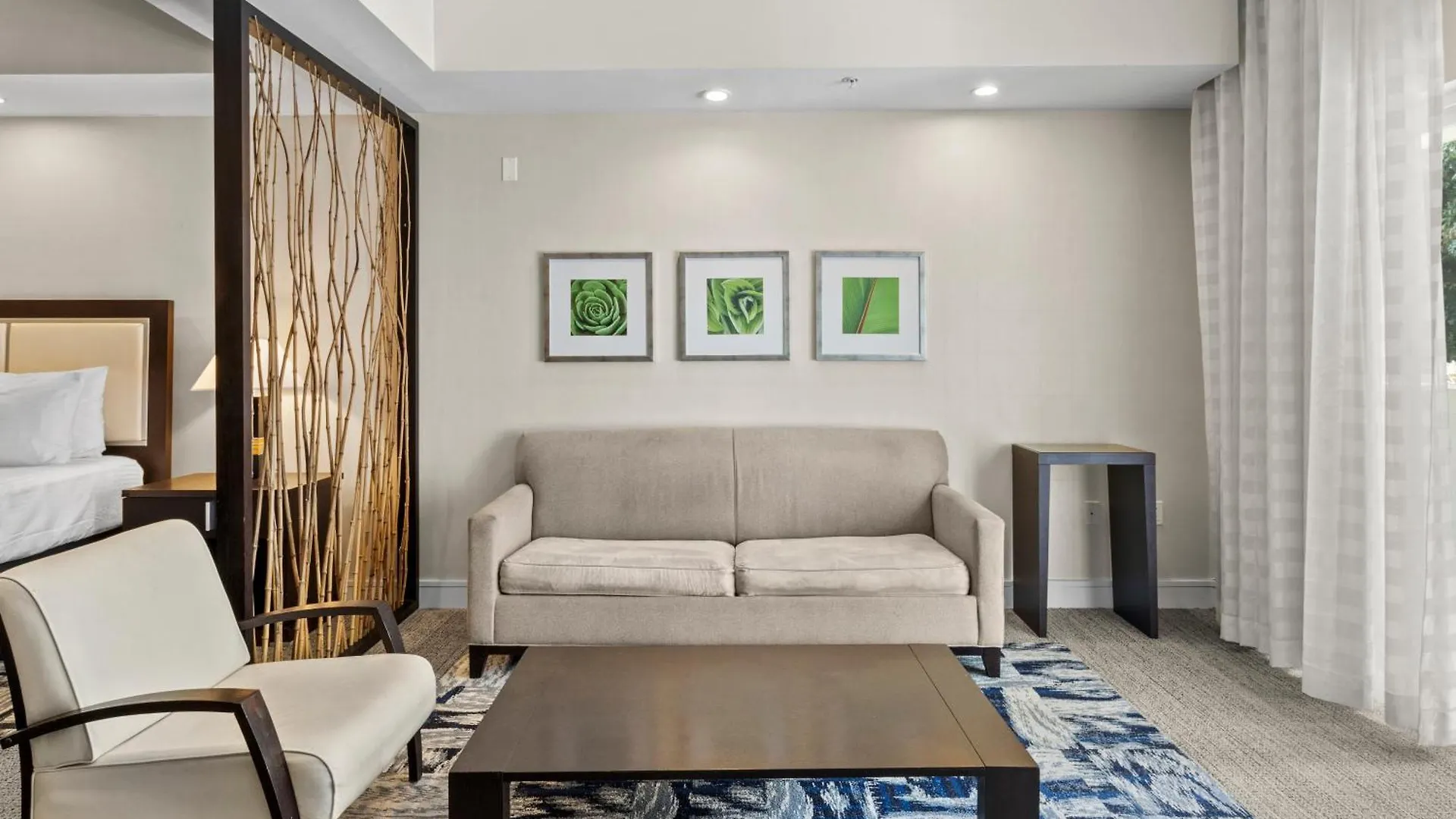 Hotel Provident At The Blue 4*