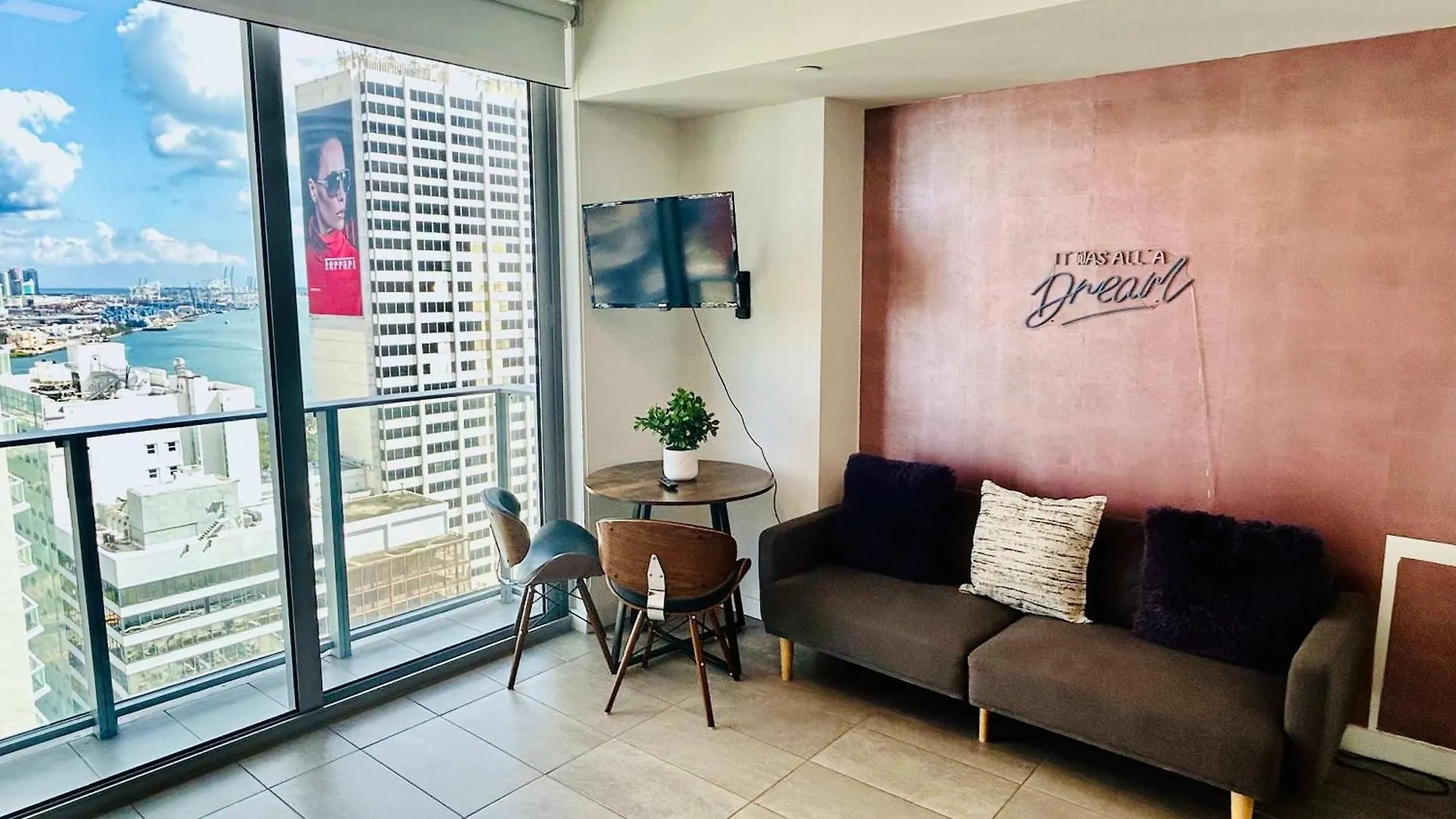 Huge Pool & Gym - Explore Miami's Heat Lejlighed