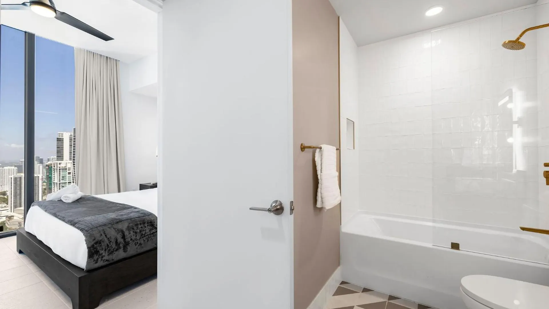 Elegant W Location! * Miami