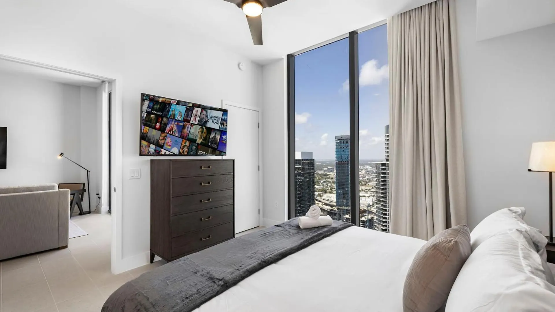 Apartment Elegant W Location! *