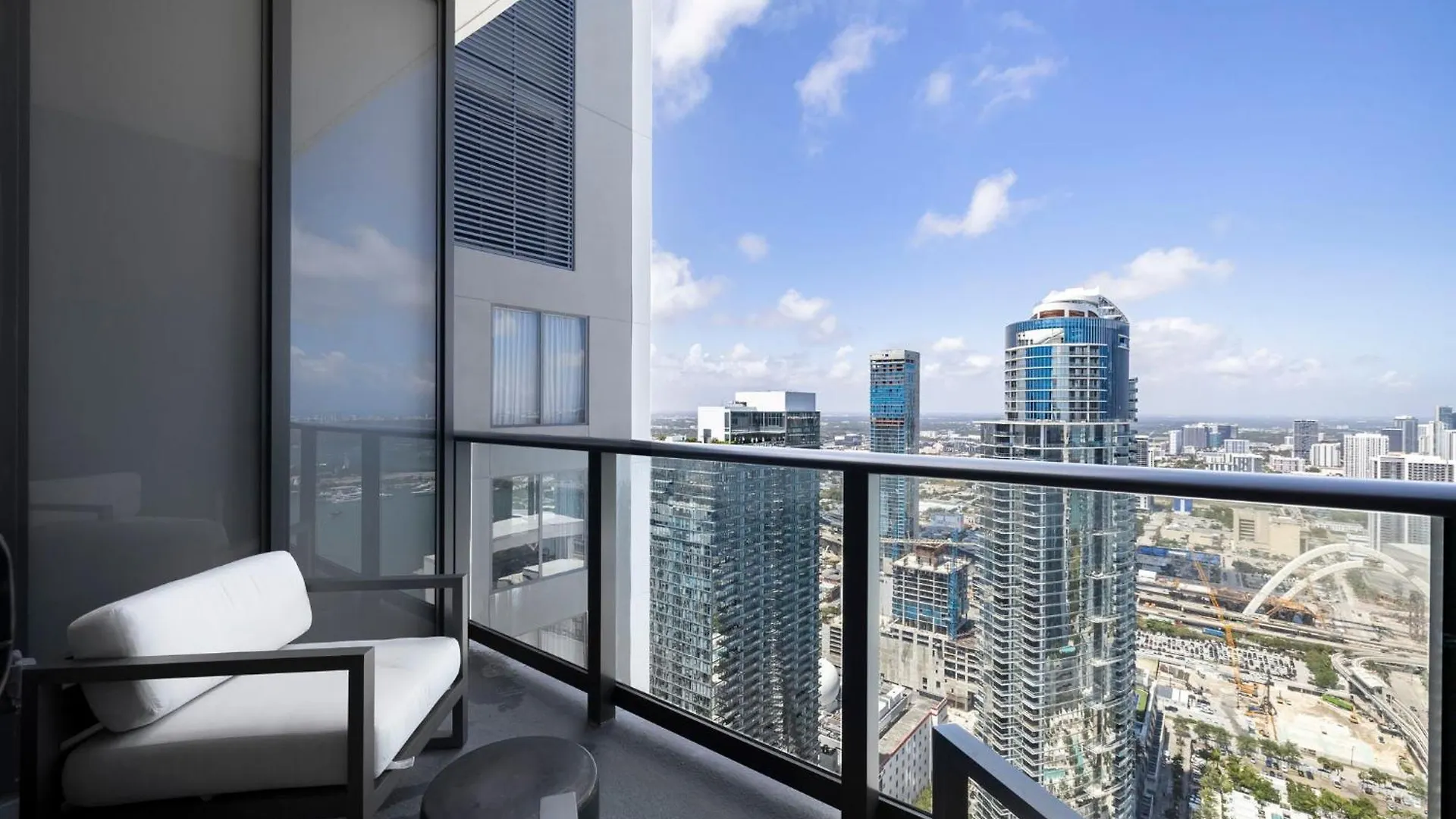 Elegant W Location! Miami