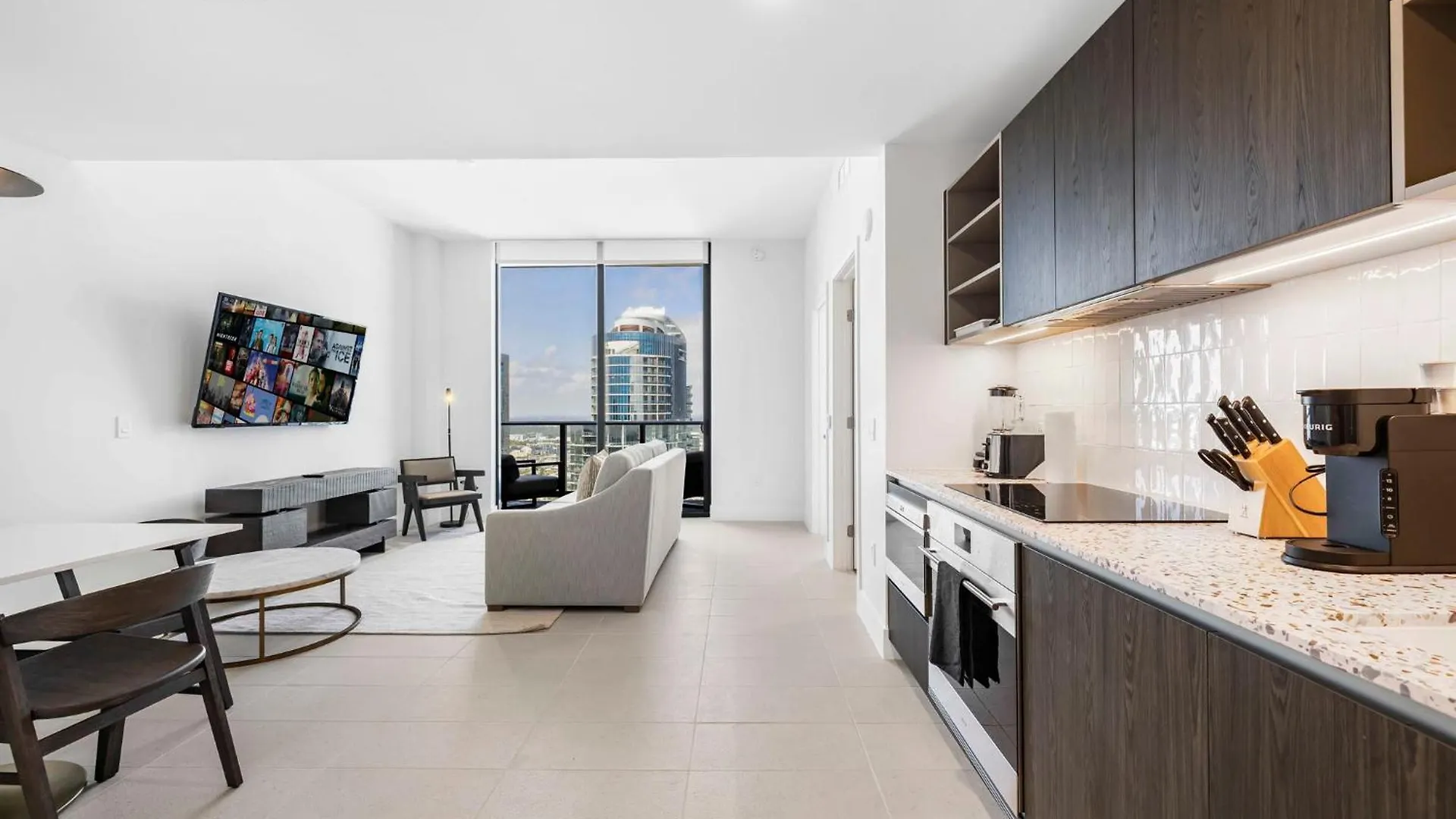 Elegant W Location! Apartment *