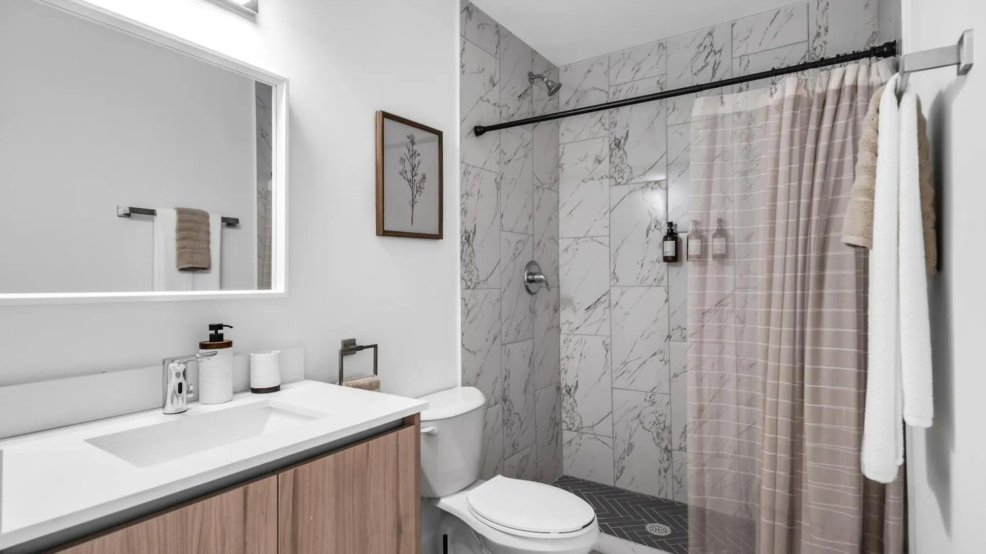 2br 2ba Moderno A Estrenar Appartamento