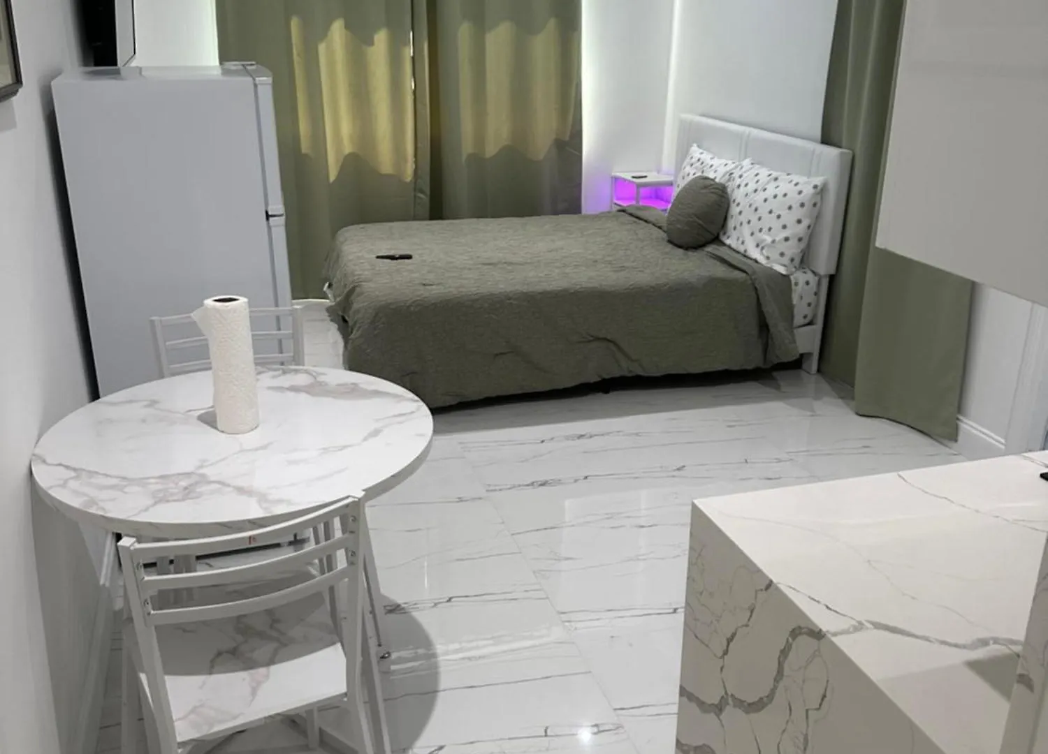 The White And Back شقة *