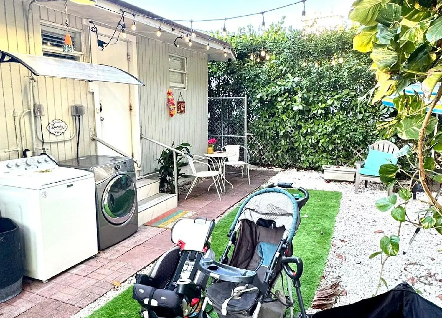 Deluxe In Location In A 2 Bedrooms Unit - Parking, Laundry And Luggage Storage Pensjonat *