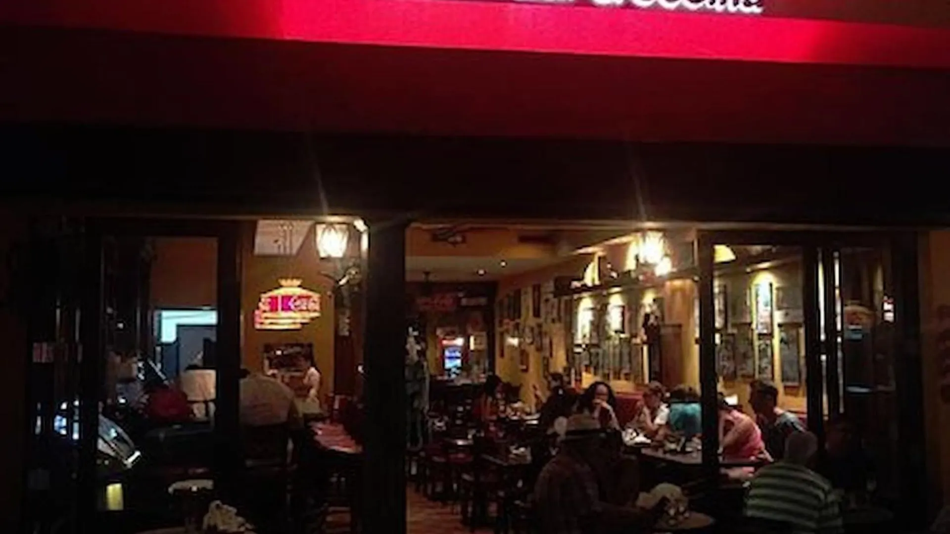 Walk To Calle 8 - Authentic Cuban Experience *