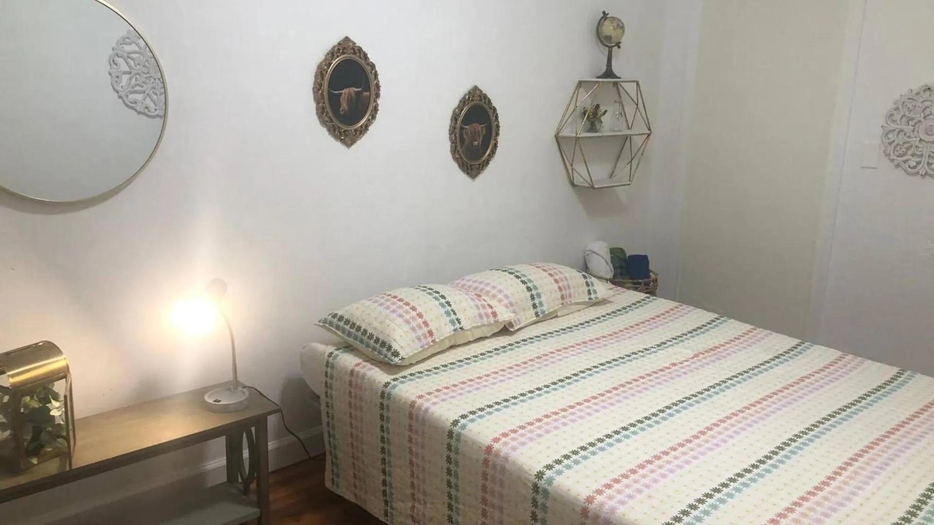 Apartment 2 Bedroom *
