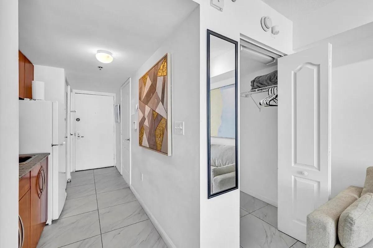 Unit In Heart Of Brickell