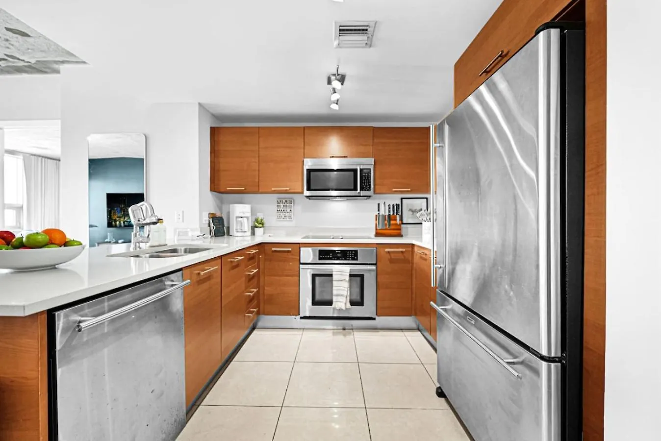 New Modern And Exclusive Luxury 2 2 In Miami