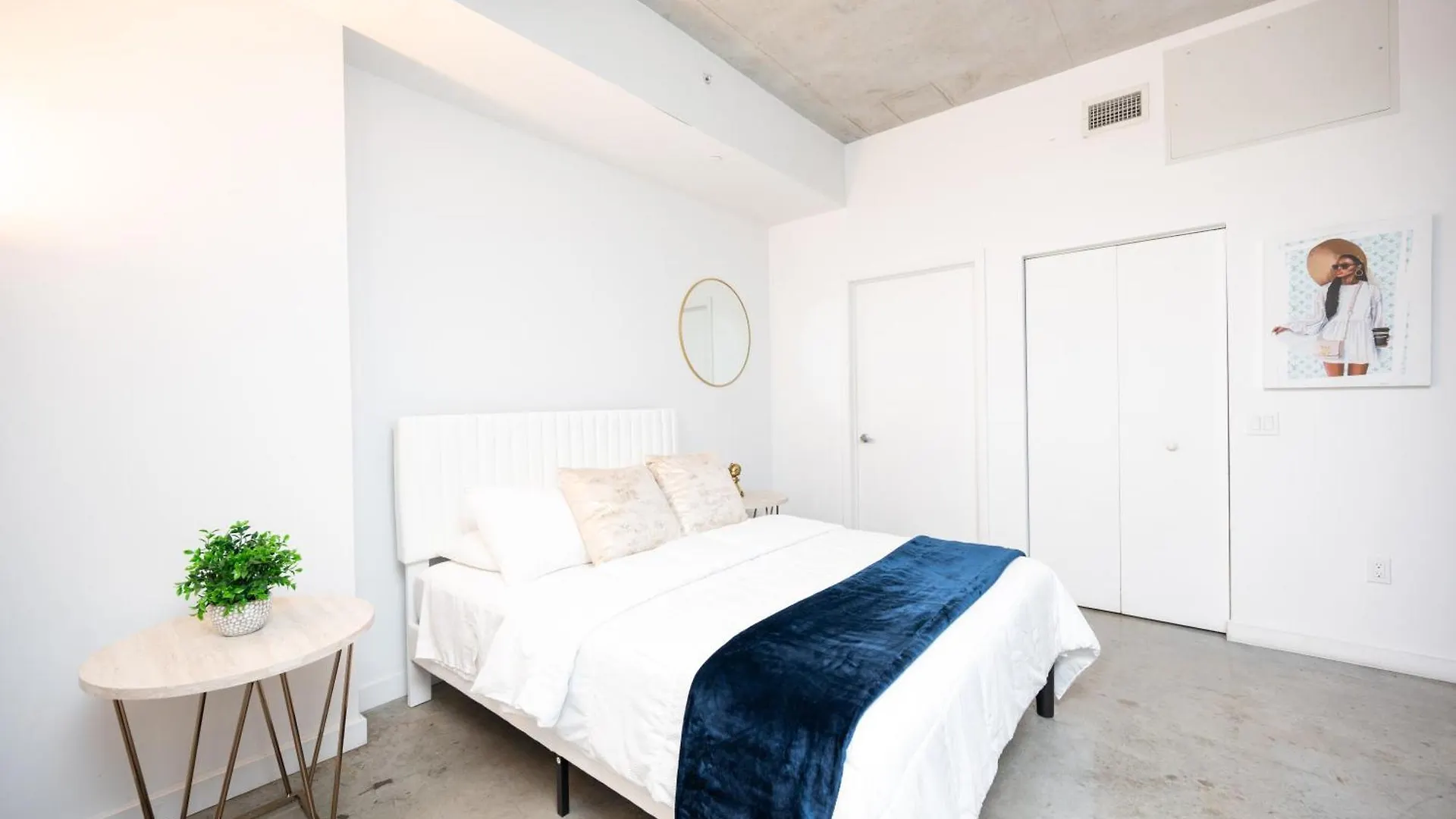 Luxury Loft W Skyline View, Rooftop Pool, Brickell Downtown Apartment