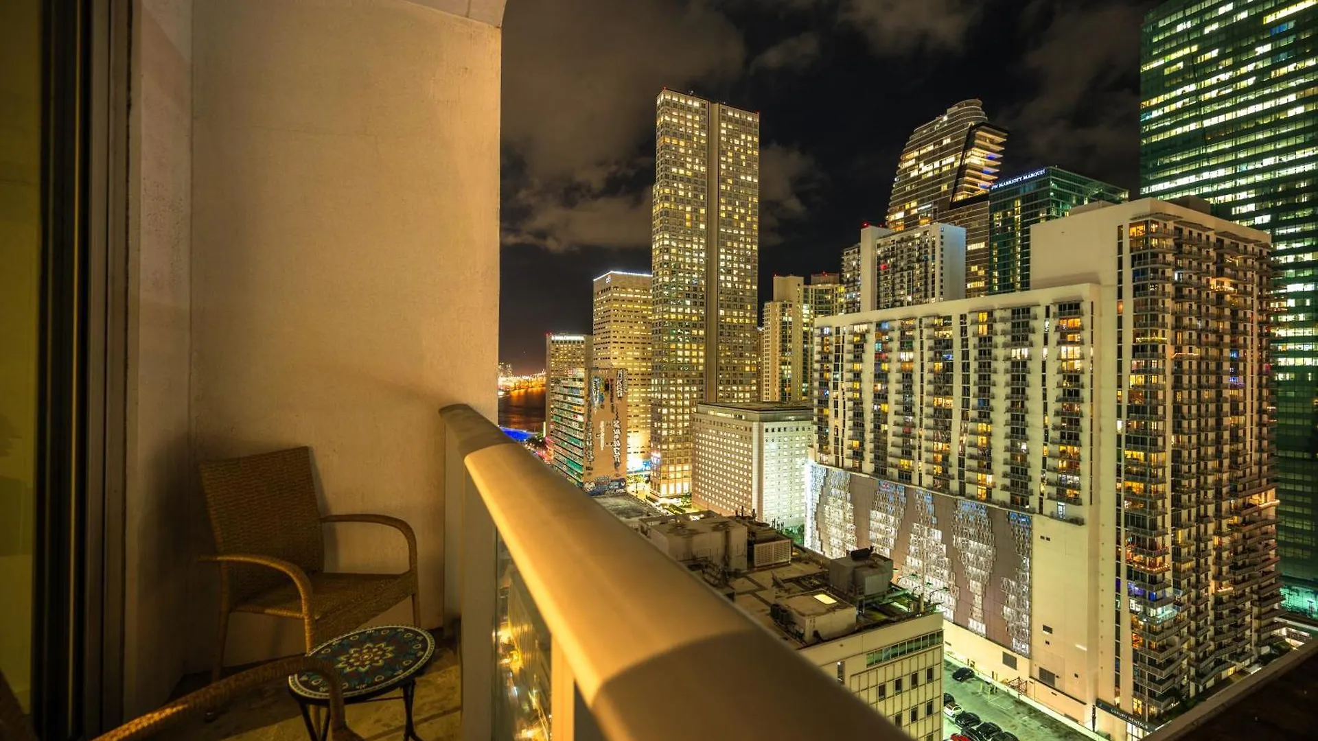 Apartment Luxury Loft W Skyline View, Rooftop Pool, Brickell Downtown Miami